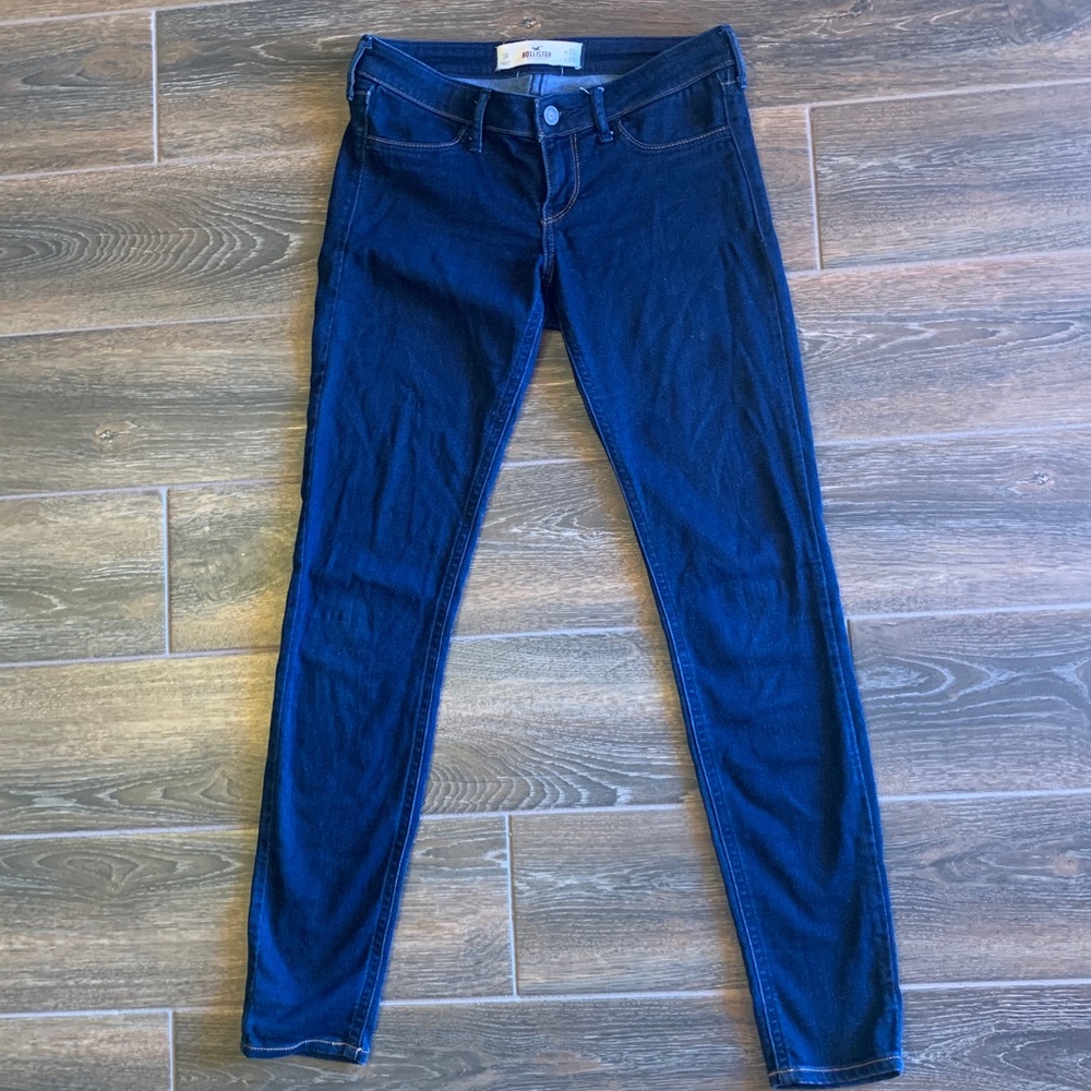 Hollister skinny jeggings!